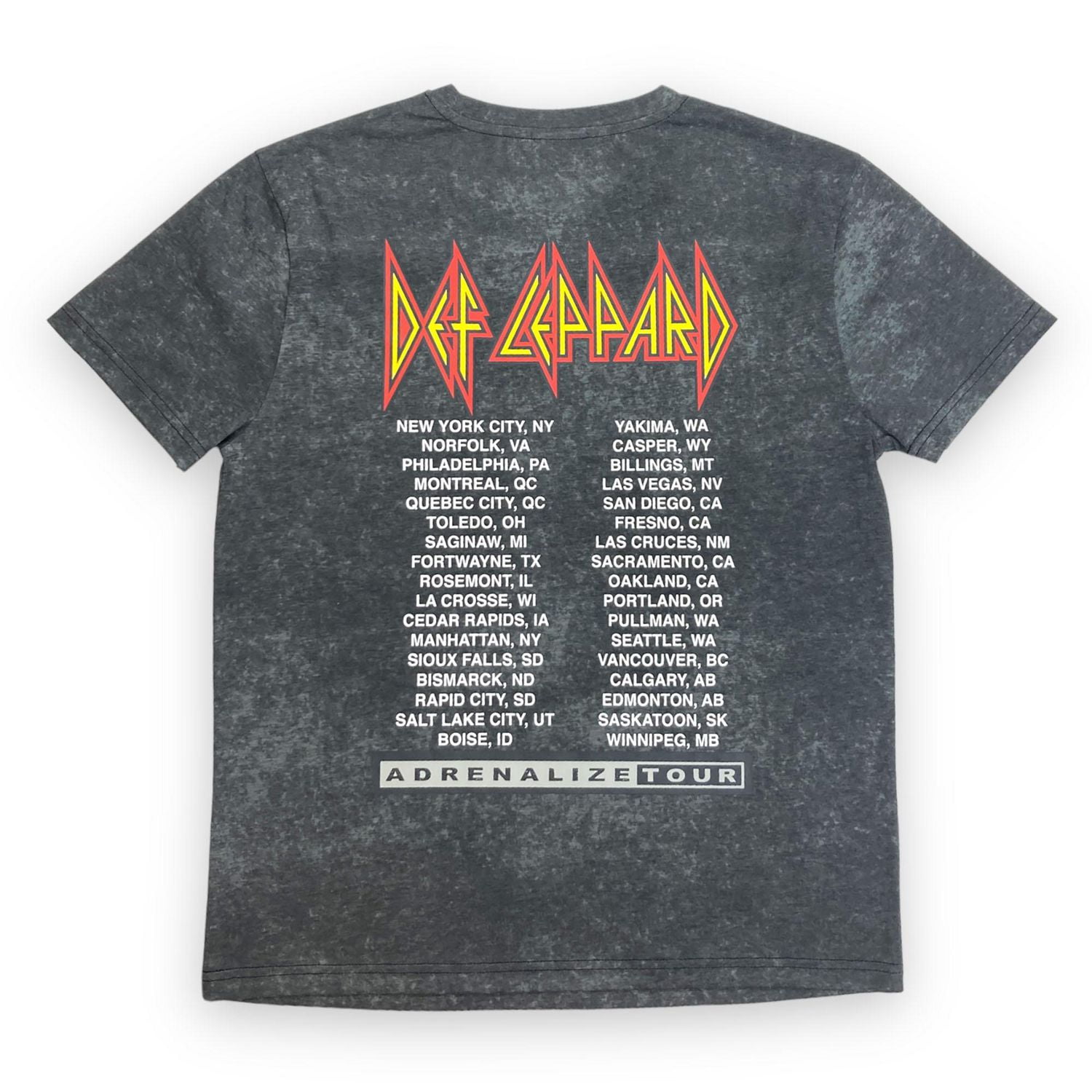 Def Leppard Tee shirt femme. Ce t-shirt à manches courtes et col rond pour femme peut facilement être porté avec votre jean ou votre bas préféré et