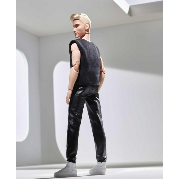 Barbie Signature Looks Doll (Tall, Blonde) Fully Posable Fashion