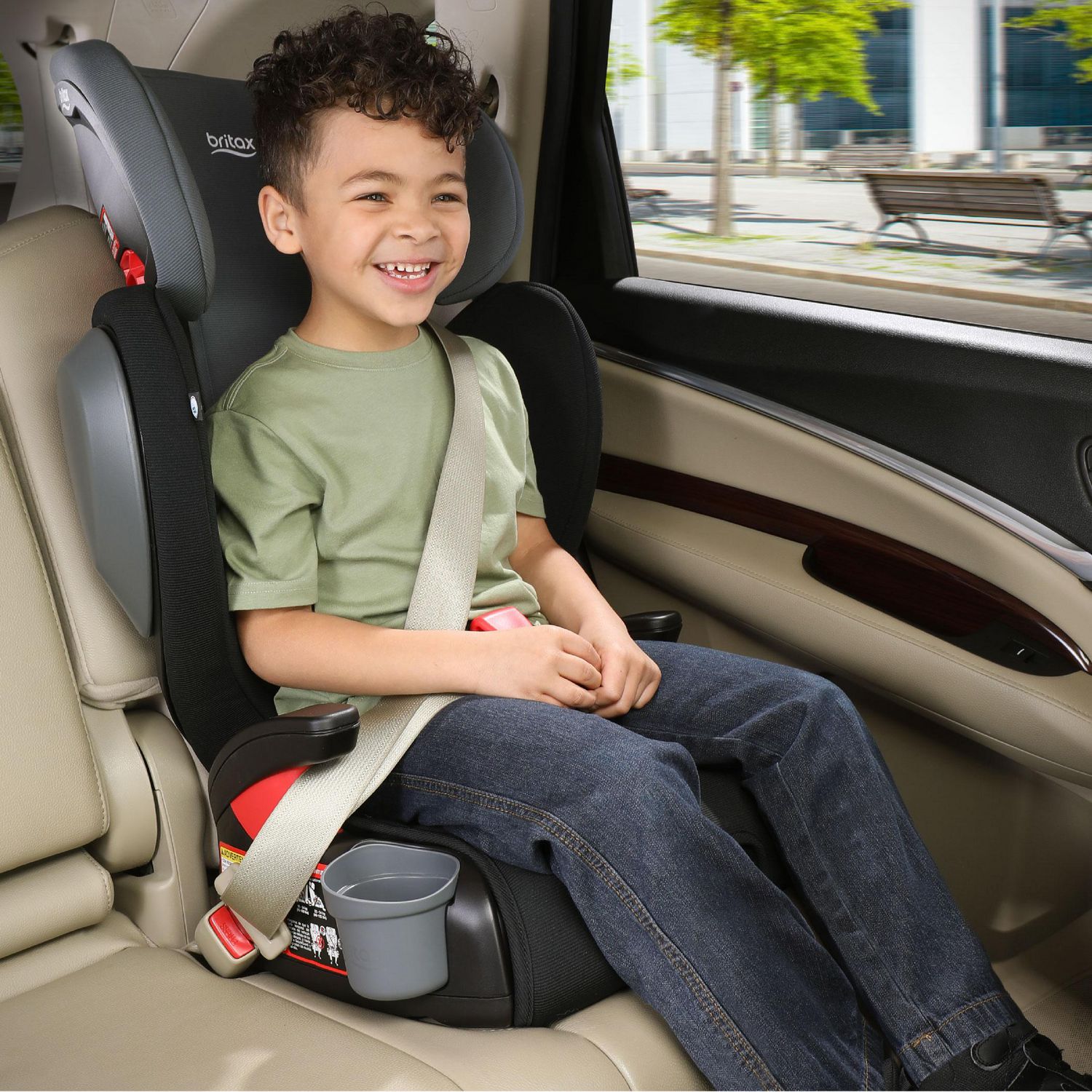 Difference between hotsell backless booster seat