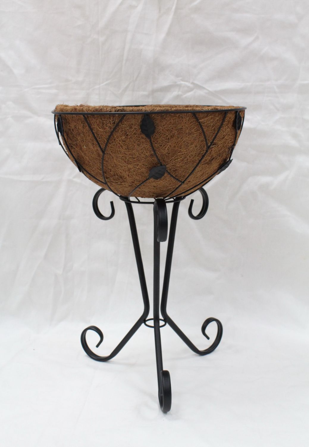 21" BASKET PLANT STAND WITH COCO LINER Walmart Canada