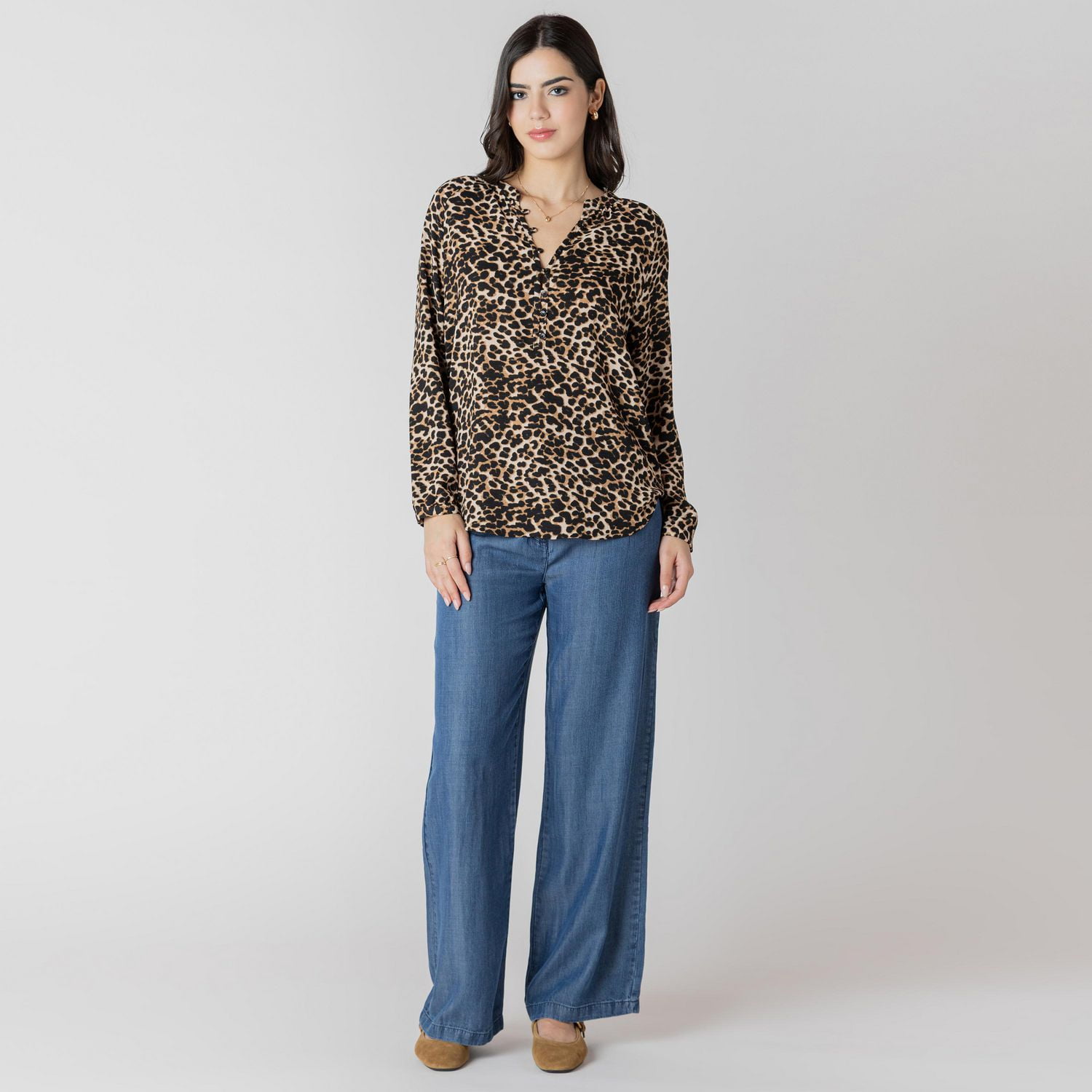 Devoted long sleeve buttoned blouse