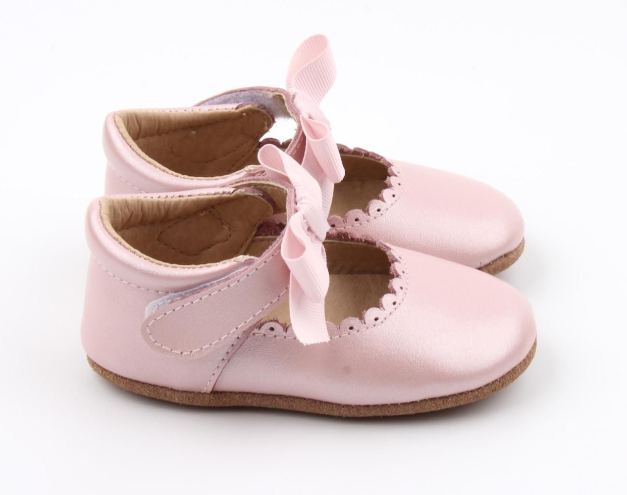 Rose et sale chocolat baby shoes