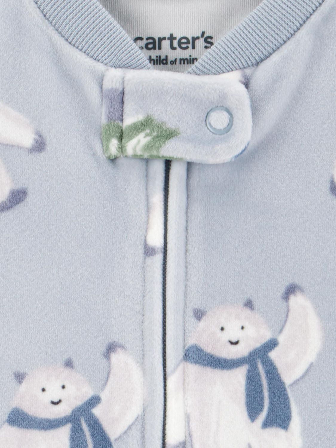 Le petit garçon de Carter, Child of Mine, dort et joue Yeti