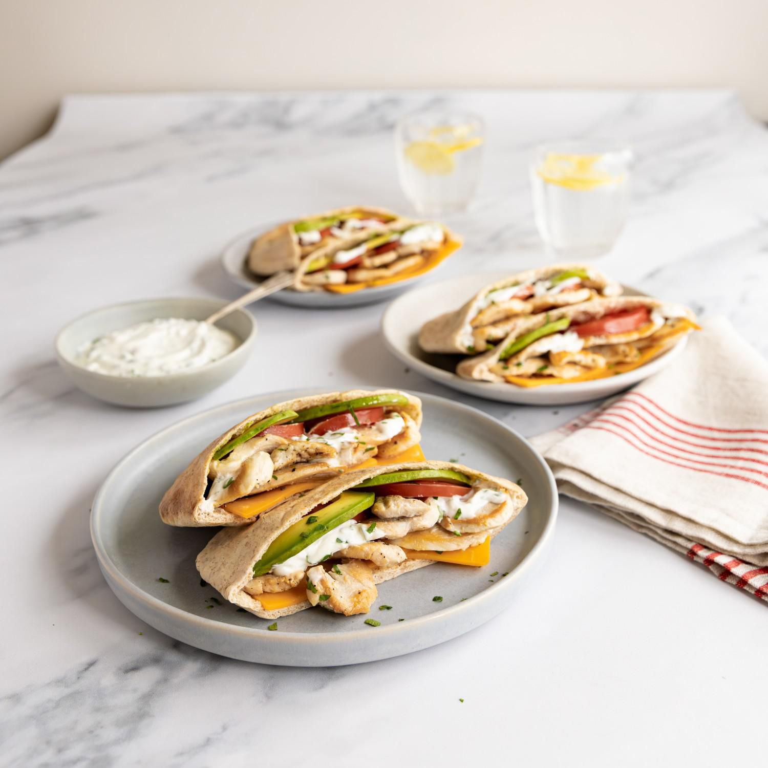 Poitrines de poulet désossées sans peau tranchées Élevé sans antibiotiques Prime 5 Poitrines