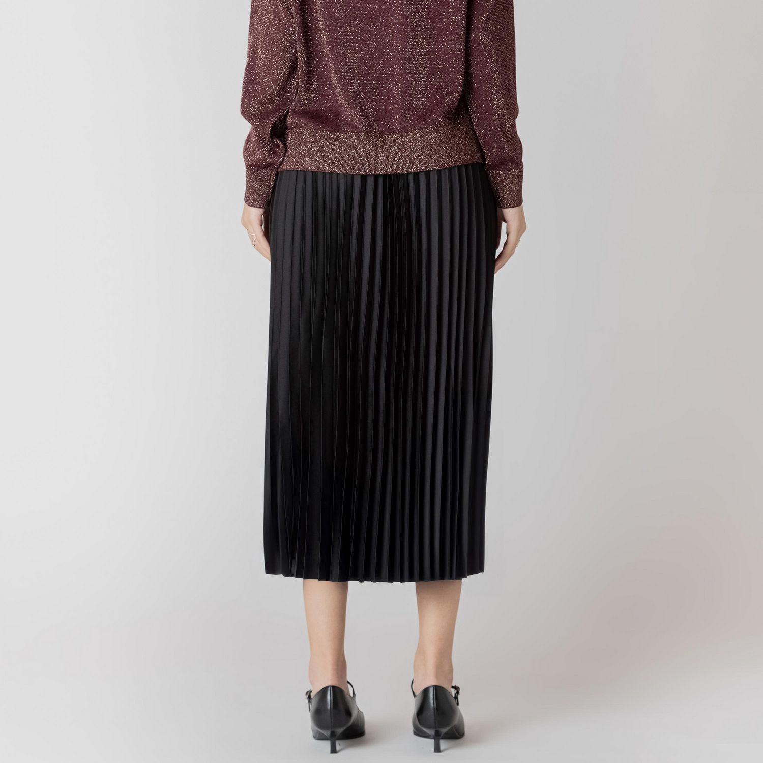 Devoted pleated midi skirt with elastic waist