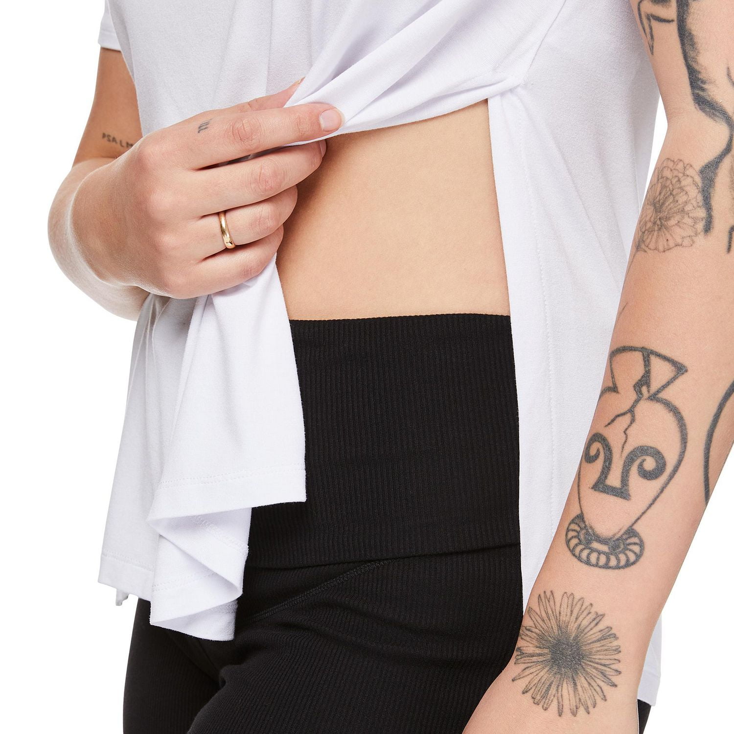 T-shirt d’allaitement fendu sur les côtés Paisley Sky Maternit