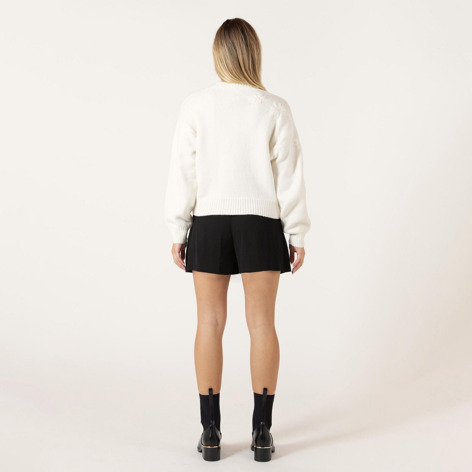 Bloom Girl Long sleeve sweater with floral details