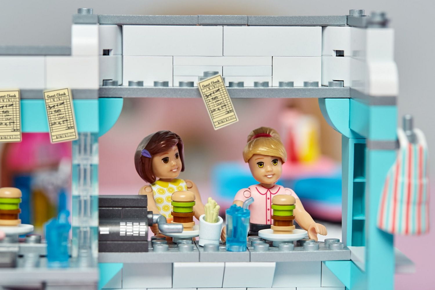 Mega construx american girl on sale maryellen's seaside diner building set