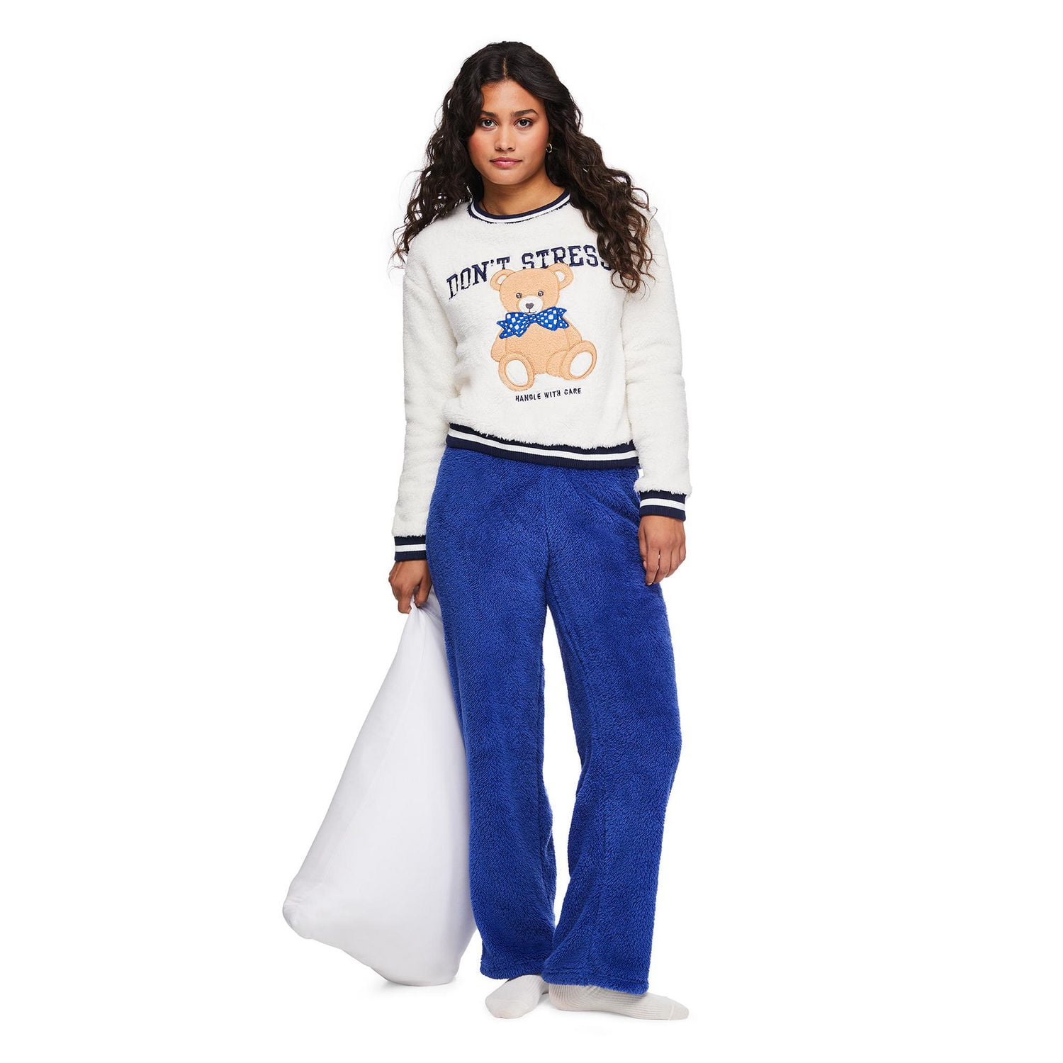 No Boundaries Women's Cozy Pajama 2-Piece Set