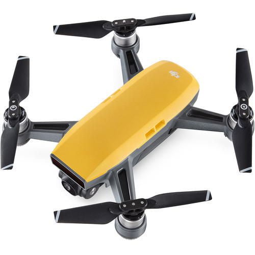 Drone quadrirotor Spark de DJI de couleur jaune aube