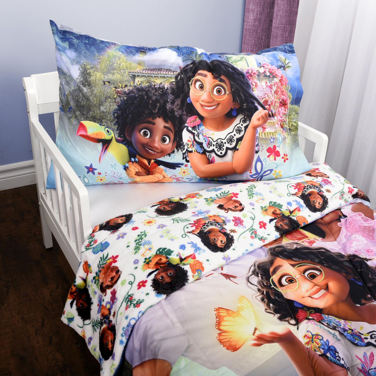 Disney Encanto 2-Piece Toddler Bedding Set including Comforter and