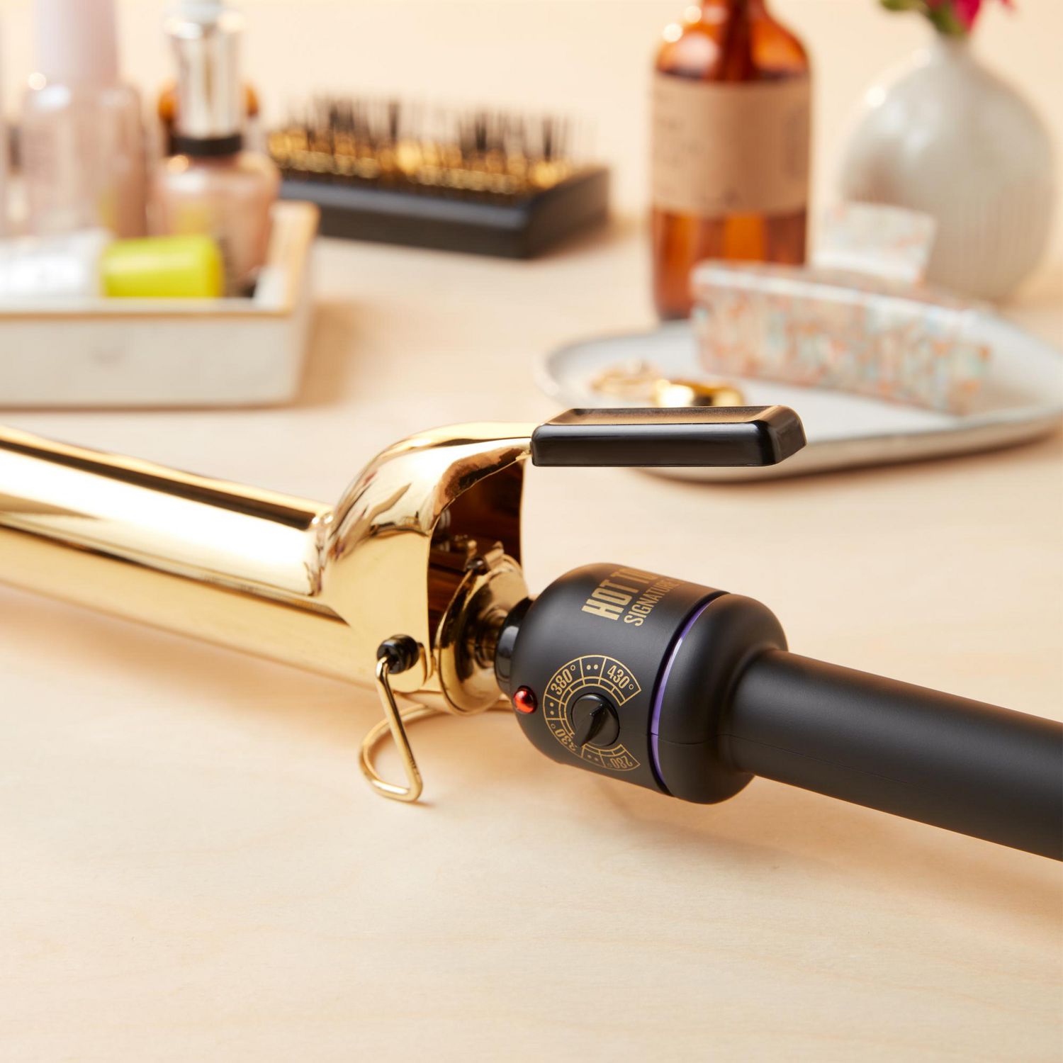 Hot tools clearance curling iron price