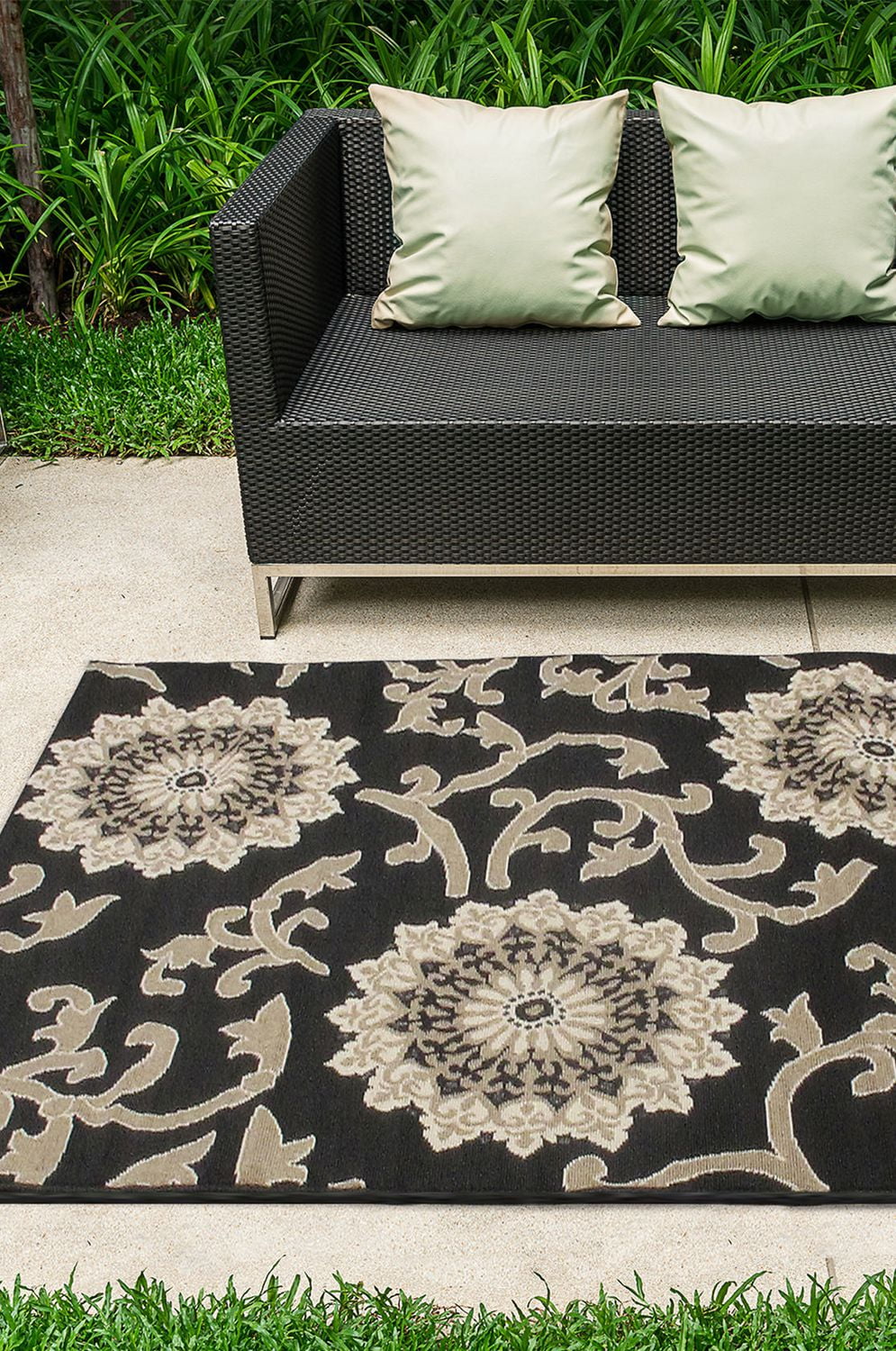 eCarpetGallery Verandah Beige Black Polypropylene Rug 6'7" X 9'4
