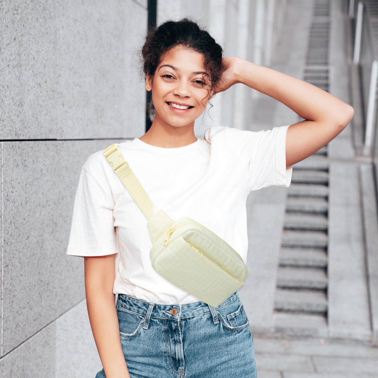 Sac banane multitaille No Boundaries Athleisure, bretelle réglable avec boucle, léger, poches zippées sur le dessus et à l'avant, design compact, tissu Gingham ciré