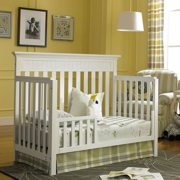 Fisher-Price Lakeland Convertible Crib