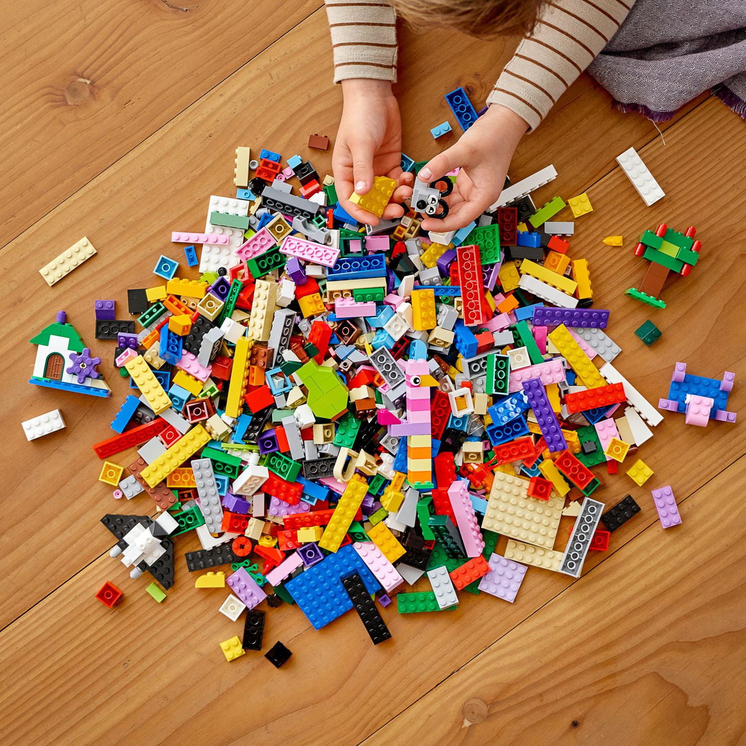 Lego tubs best sale 1200 pieces