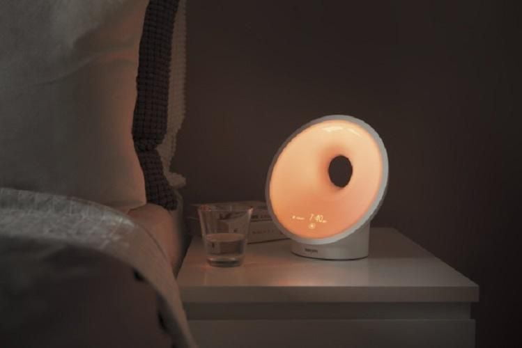 Lampe-réveil et veilleuse Philips Somneo, avec simulation d’aube et de crépuscule, blanc, HF3651/60