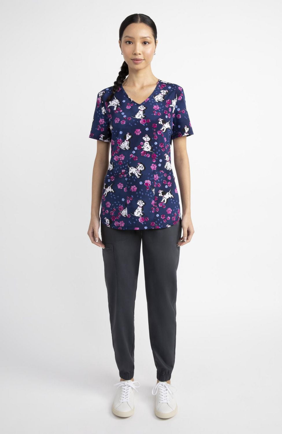 Haut médical imprimé à encolure en V pour femmes Scrubstar – Collection mode, motif « On Spots », tailles TP 3TG