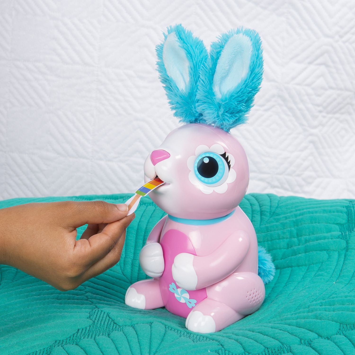 Zoomer Hungry Bunnies Shreddy Interactive Robotic Rabbit that