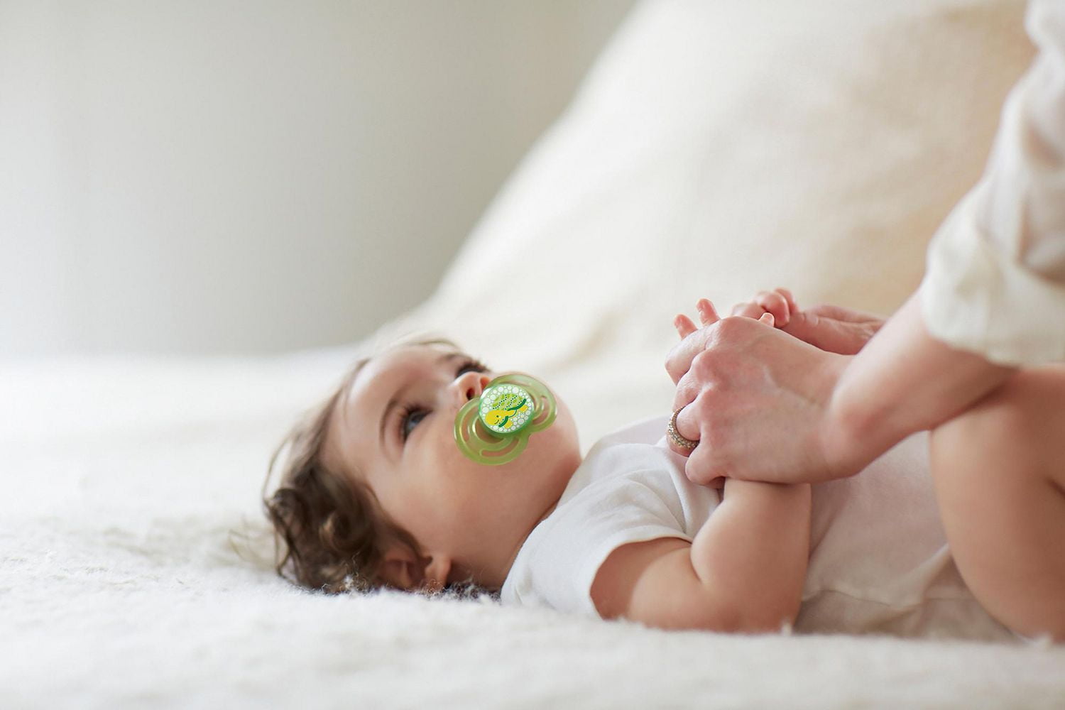 Best pacifiers for 2 best sale month old