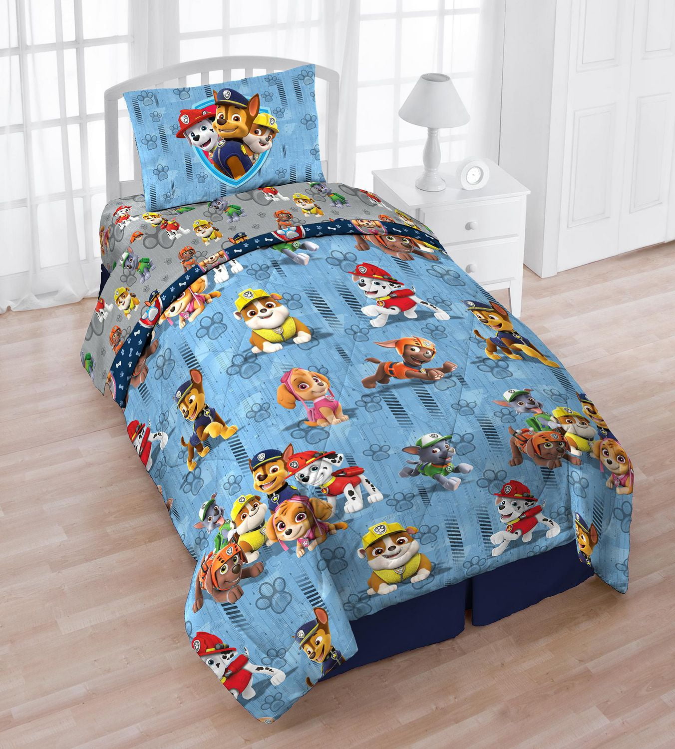 Spiderman Twin 4-Piece Bed Set Plus Bonus Bag Pillowcase Flat Sheet Fitted Sheet Includes Reversible Comforter