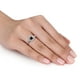 Bague de fiançailles avec diamant noir de coupe princesse et diamants blancs ronds 0,60 CT poids total en or blanc 10K – image 4 sur 4