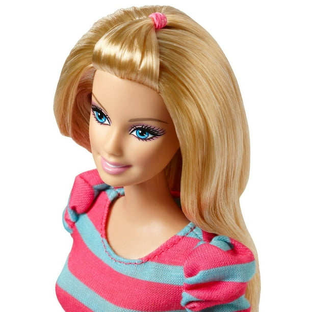 Coffret petite fille et voiture! Barbie Skipper Baby-Sitter avec Poupée  Enfant, Voiture pour Enfant, Feu Tricolore, Cône, Gobelet et Jouet Lion 