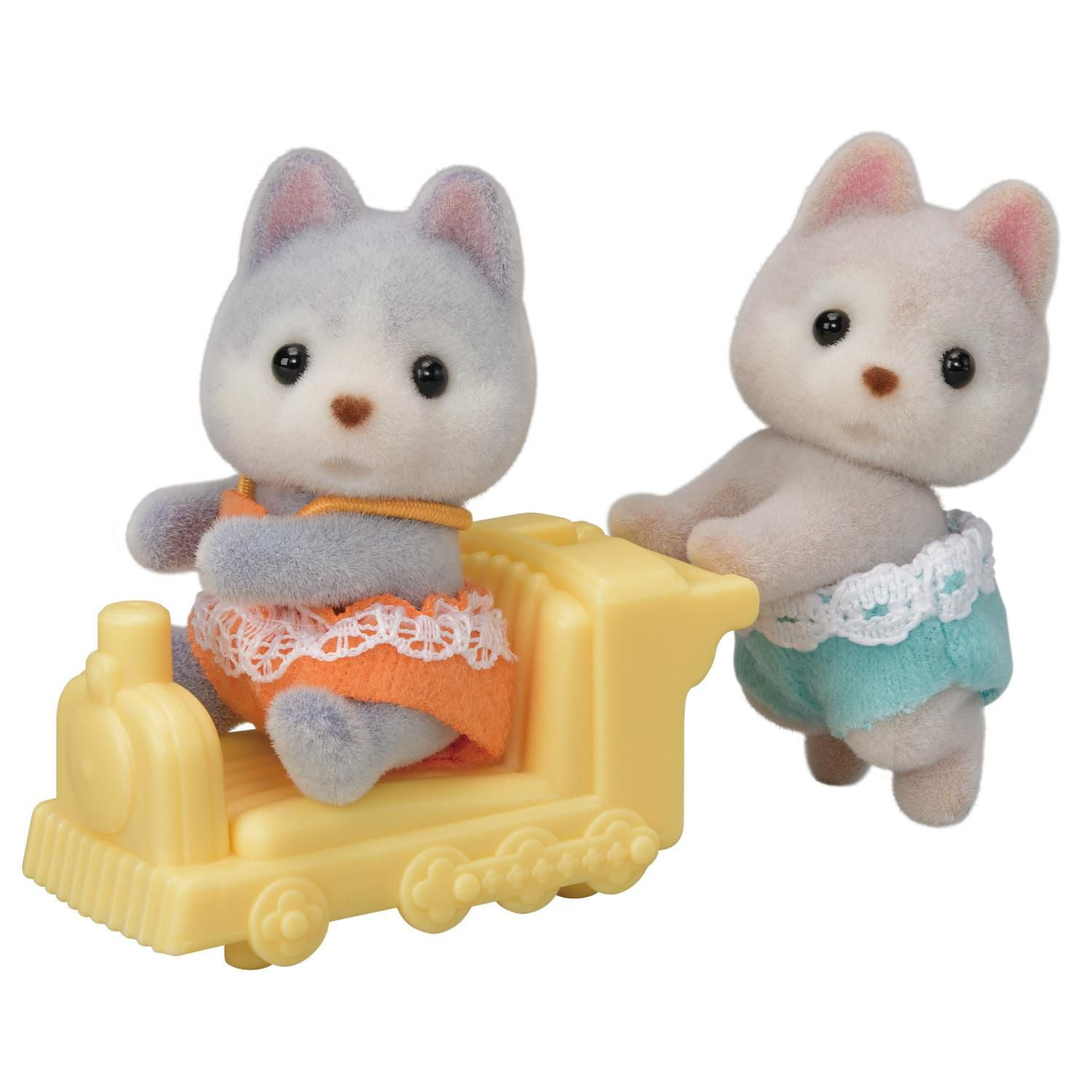 Calico Critters Husky Twins lot de 2 figurines de poupee a collectionner avec accessoire de vehicule Walmart