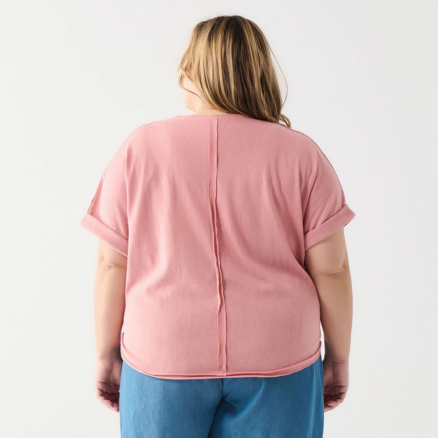 DV A loose fitting, rolled cuff S/S shirt with button up front