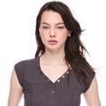 thumbnail image 4 of T-shirt henley No Boundaries pour femmes, 4 of 6