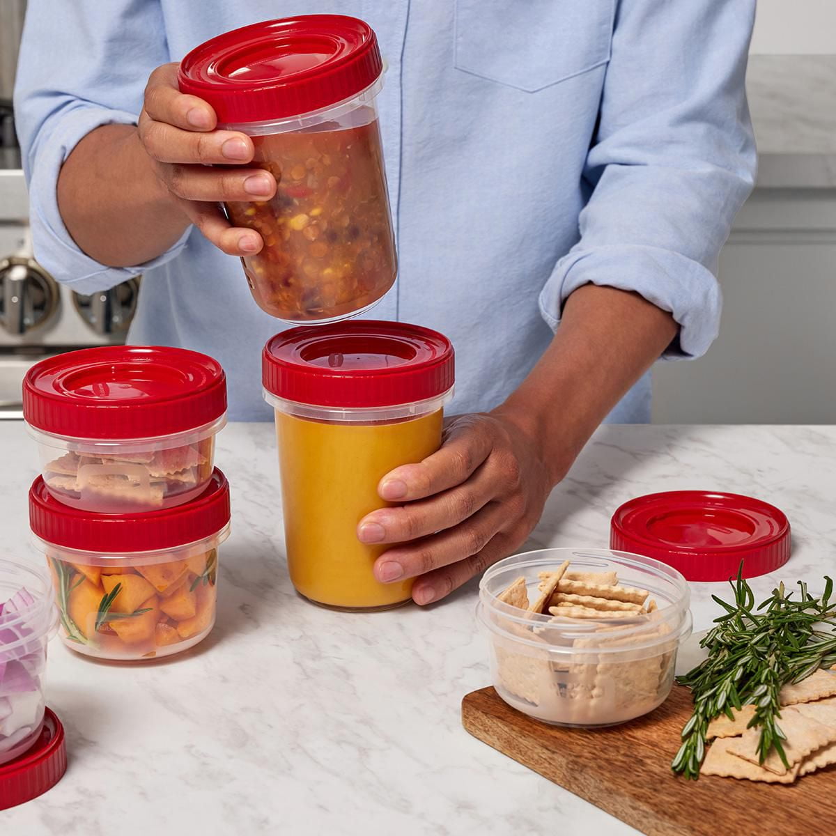 Rubbermaid pet food outlet containers