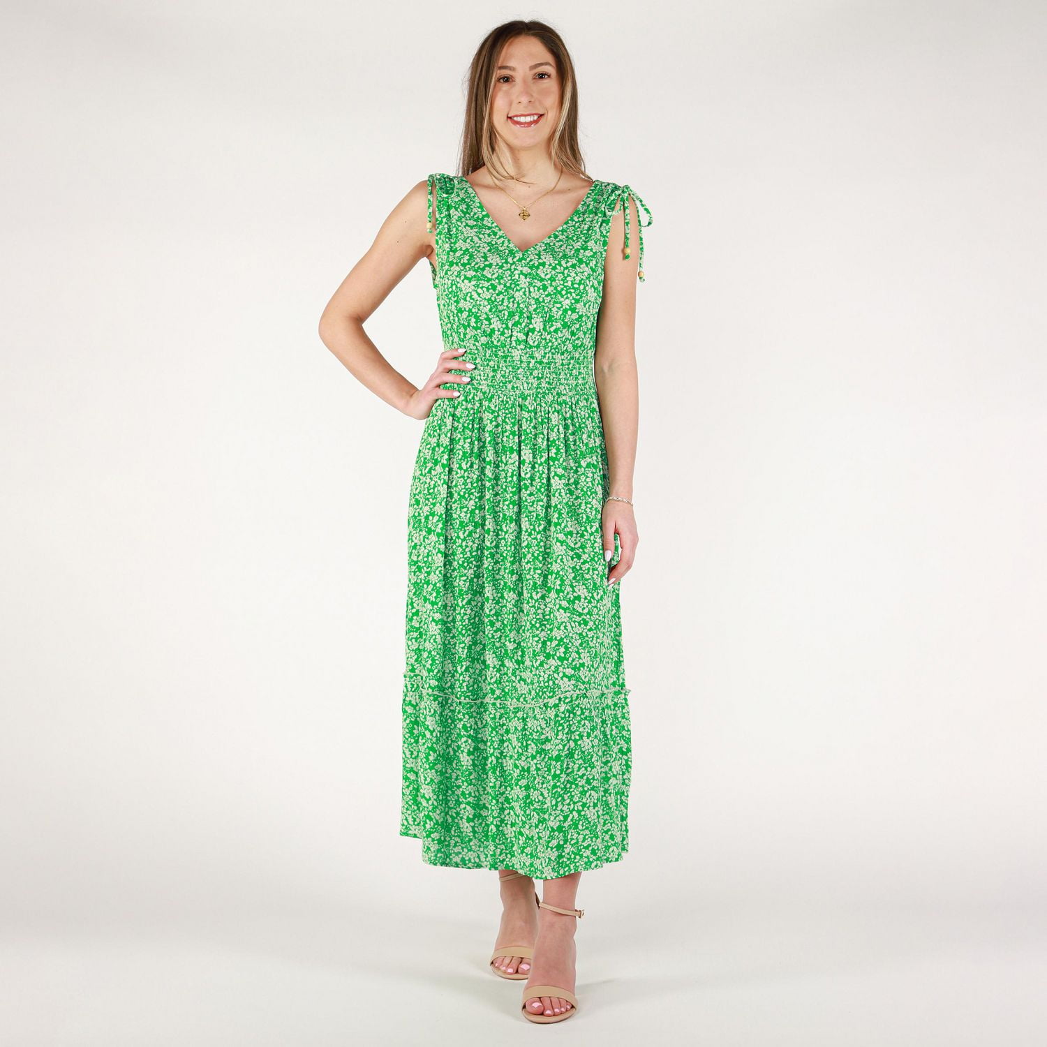 DV Robe longue florale sans manches avec col en V et ourlet à volants en gradins