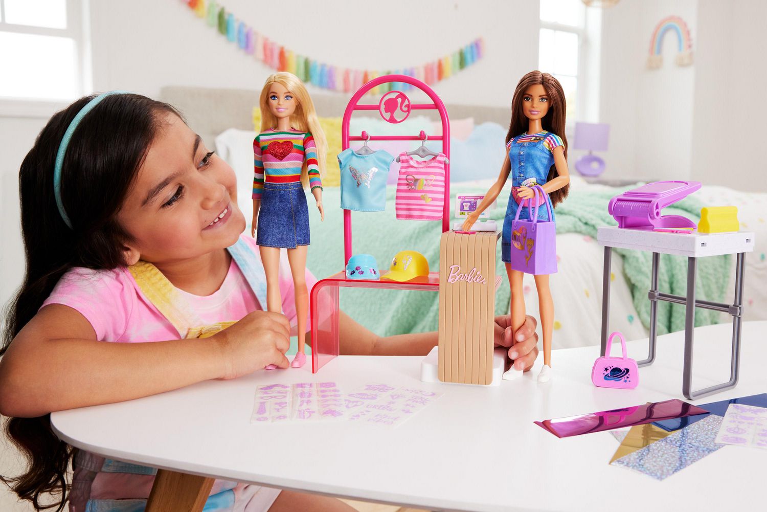 Barbie Make Sell Boutique Playset with Brunette Doll Foil