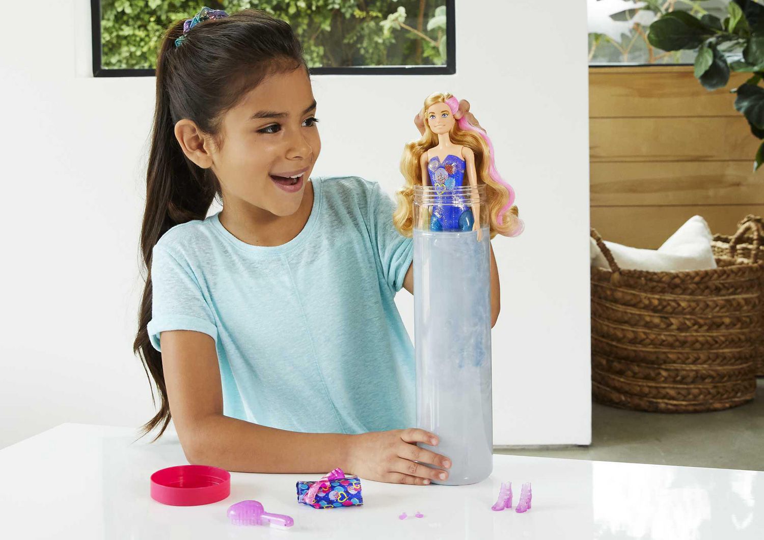 Barbie Color Reveal Doll with 7 Surprises [Styles May Vary]: 4