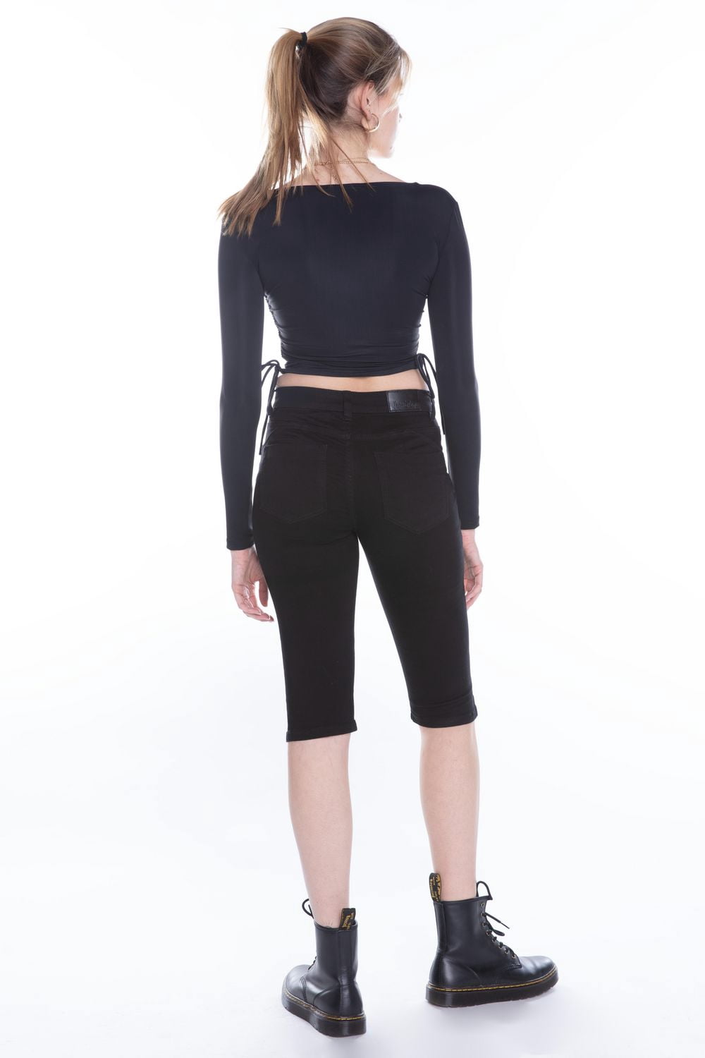 Jeaniologie ™ Ladies’  Capri Black