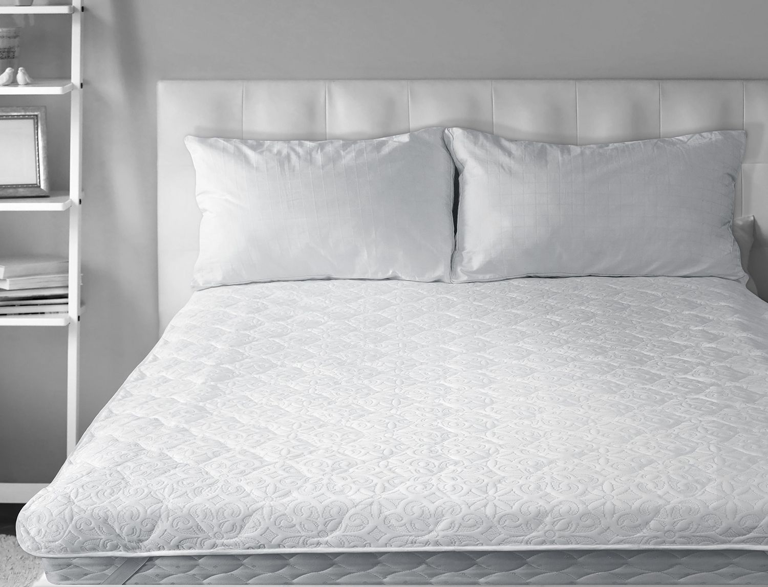mattress protector with elastic corners