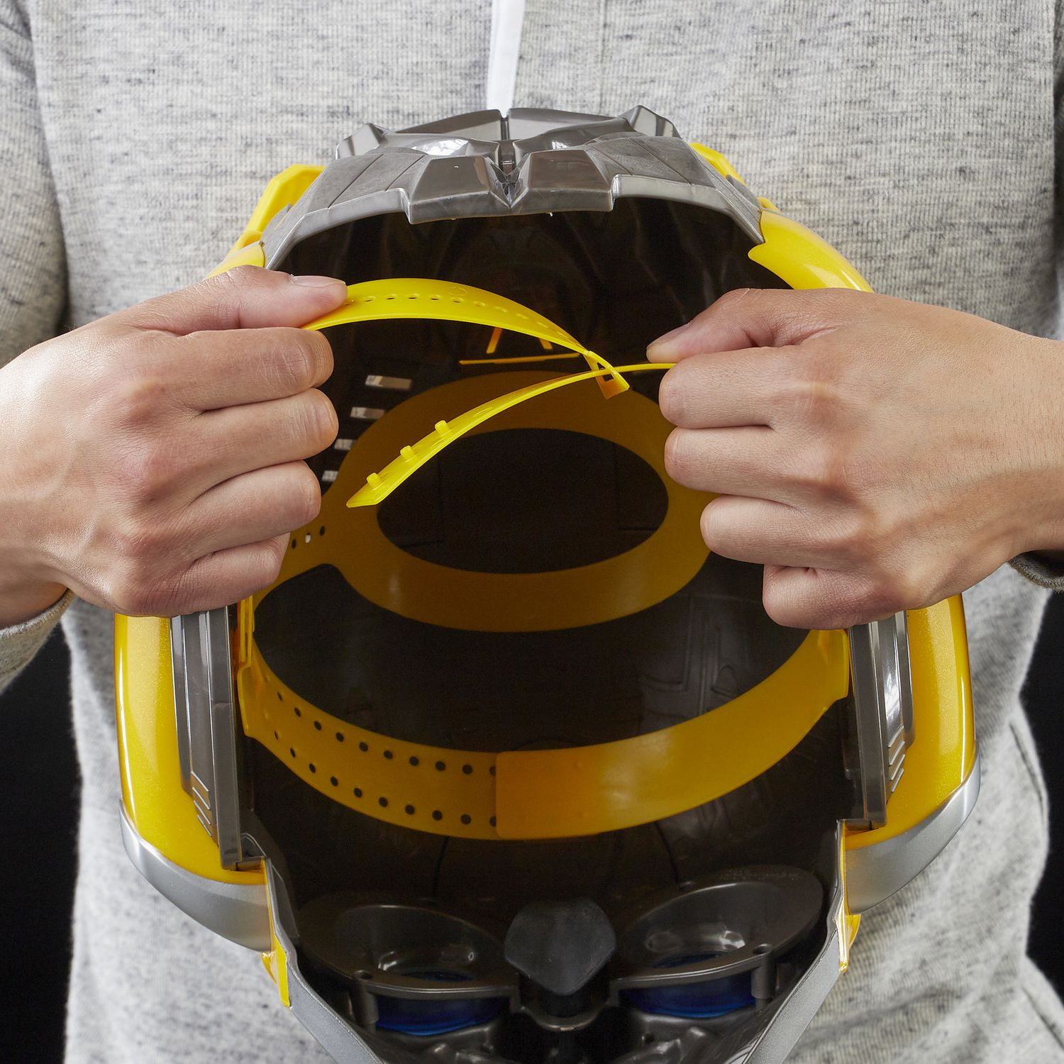 Transformers studio series bumblebee store showcase helmet