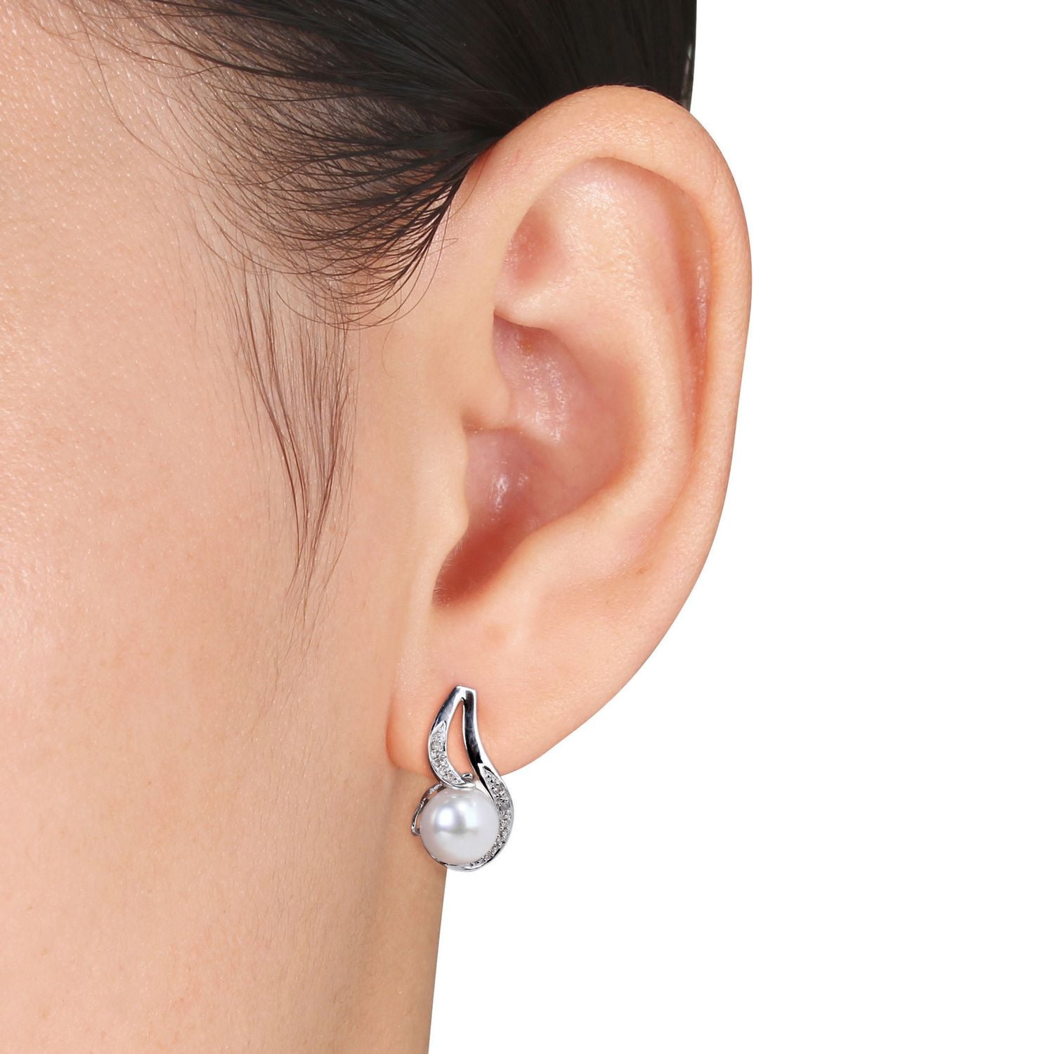 Ensemble de pendentif et boucles d'oreille torsadées Miabella avec perles d'eau douce cultivées 9-9,5mm en argent sterling