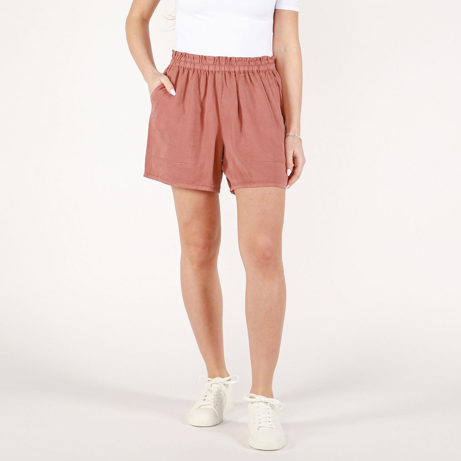 DV Pleated shorts with a shirred elastic waistband