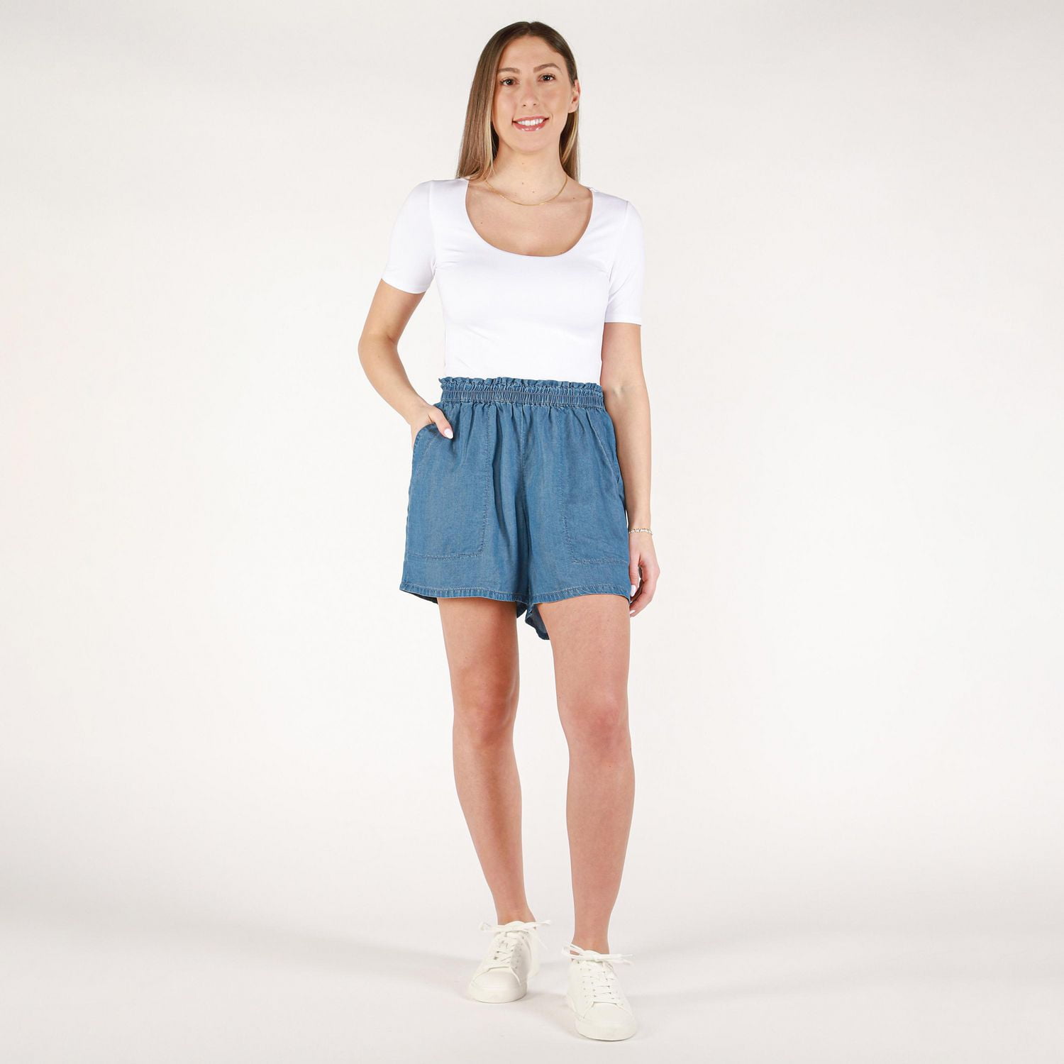 DV Pleated shorts with a shirred elastic waistband