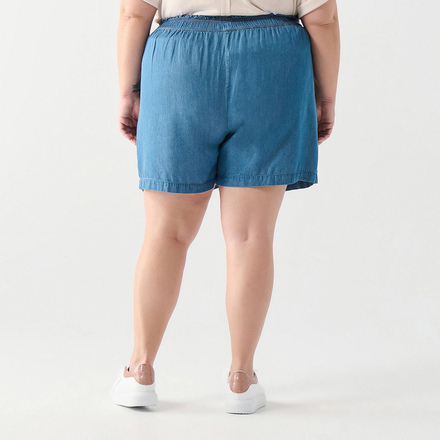 DV Pleated shorts with a shirred elastic waistband