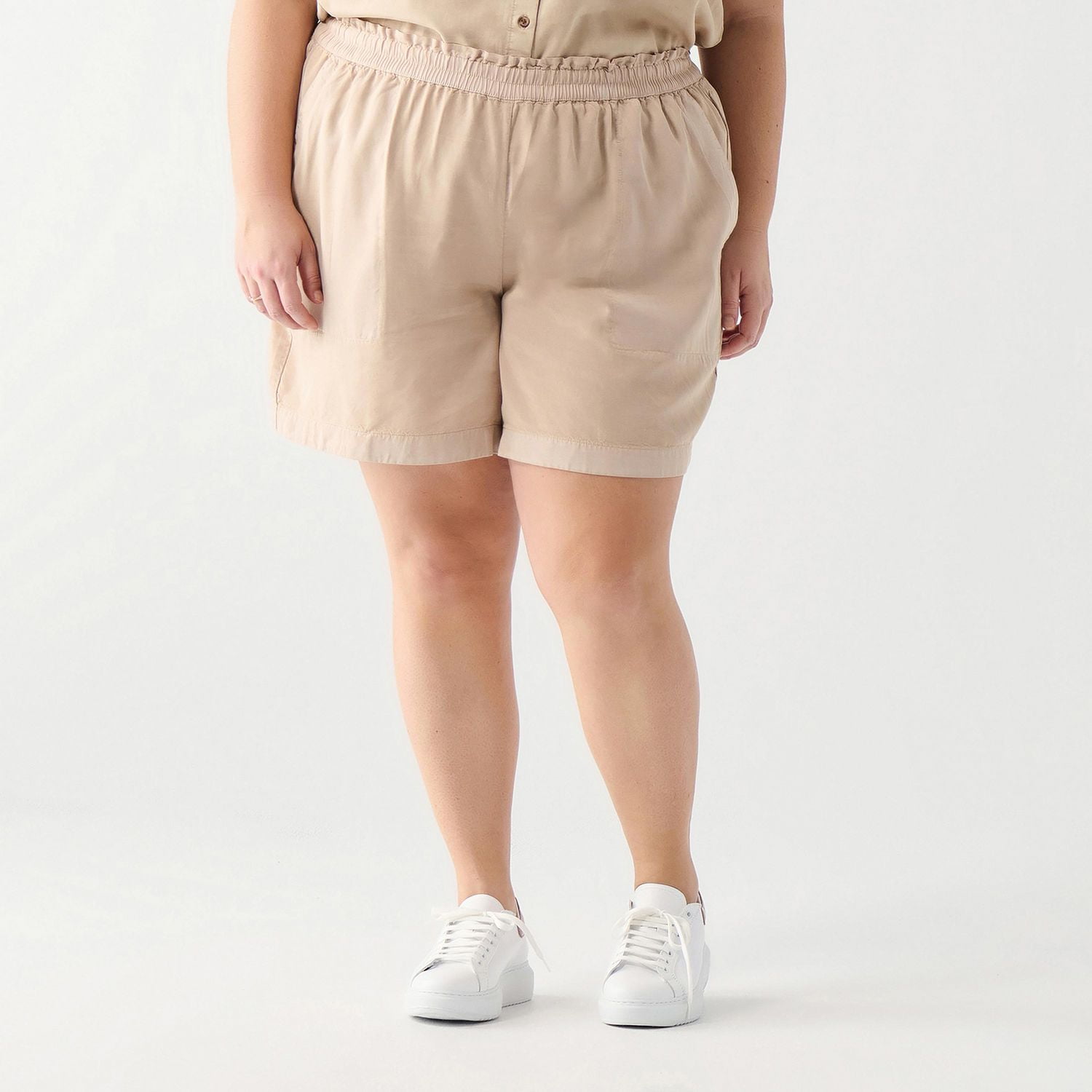 DV Short plissé avec ceinture élastique froncée
