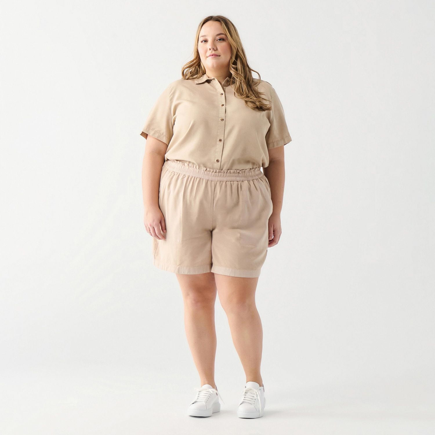DV Short plissé avec ceinture élastique froncée