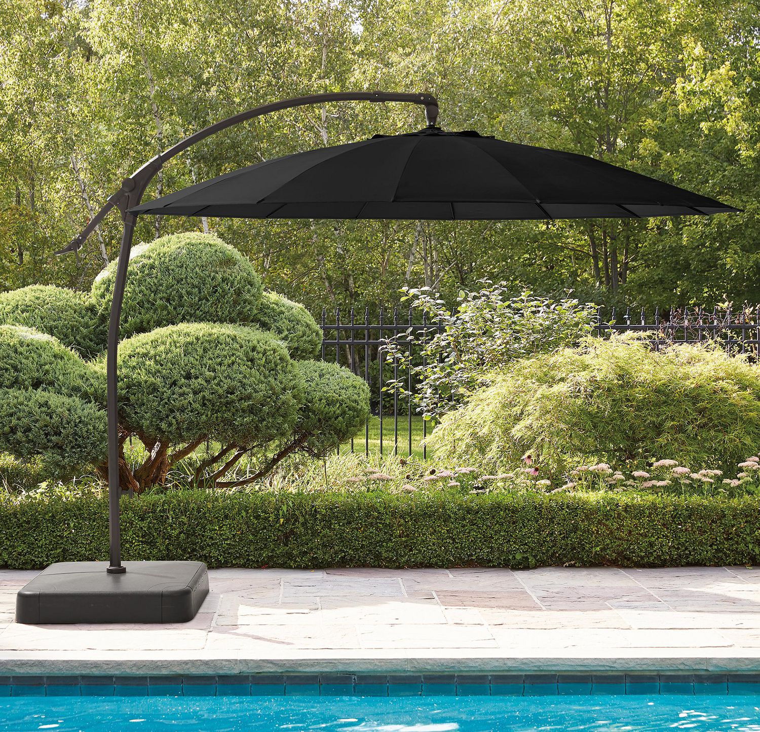 hometrends 10 ft. Round Offset Shanghai Umbrella & Base - Walmart.ca