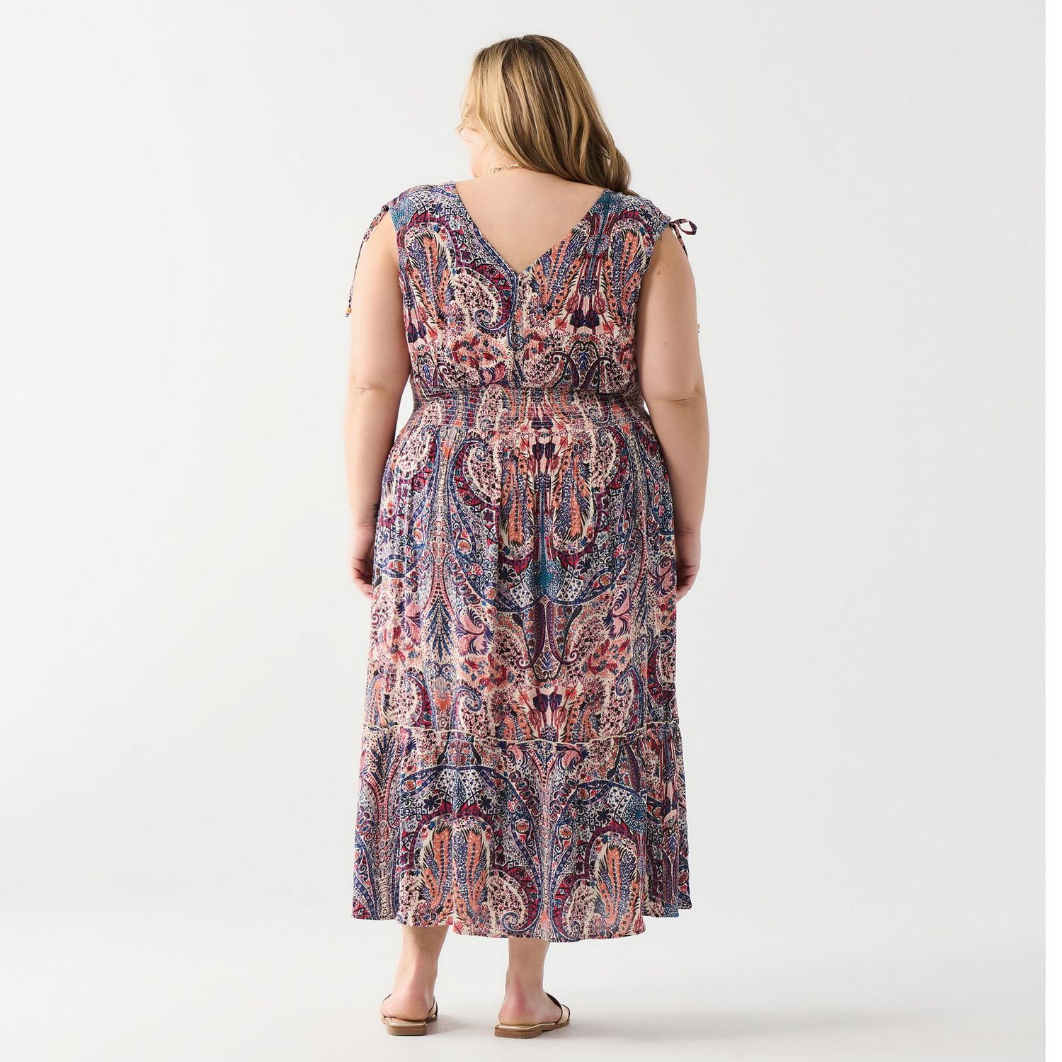 DV Sleeveless floral maxi dress with V-neck and a tiered ruffled hem