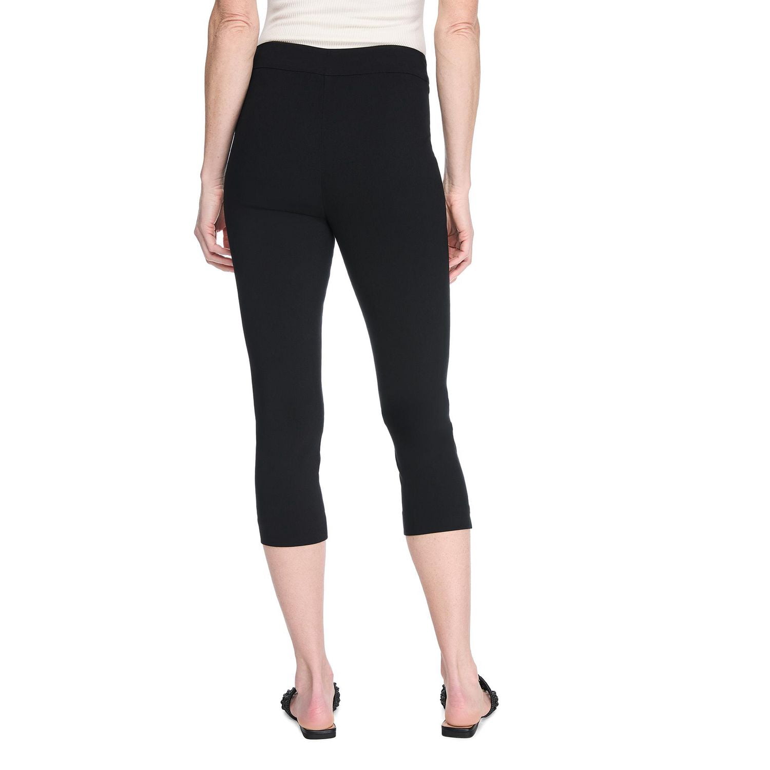 Iyla Women's Pull-On Capri Pant