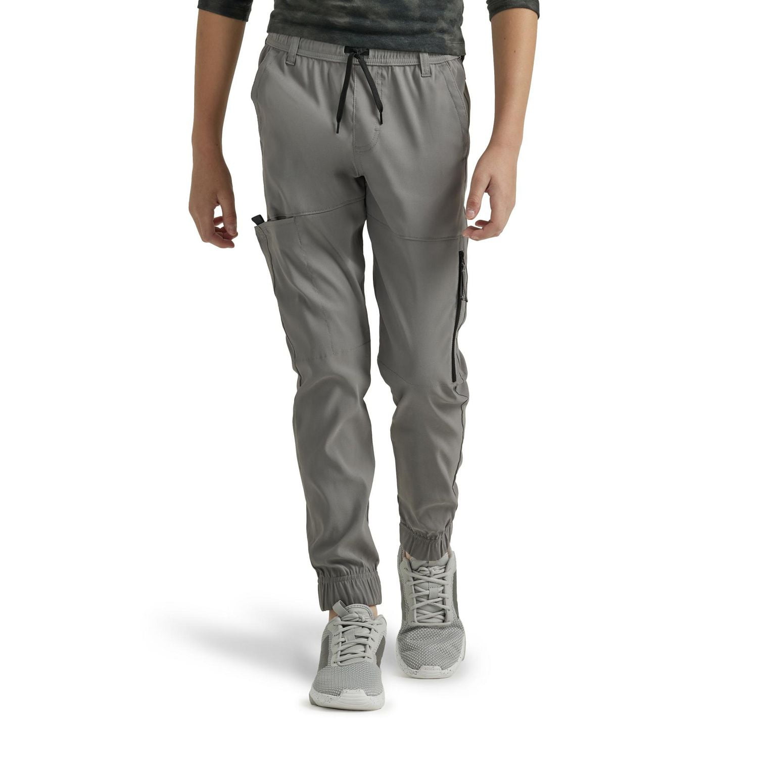 Wrangler cargo pants with sales tech pocket