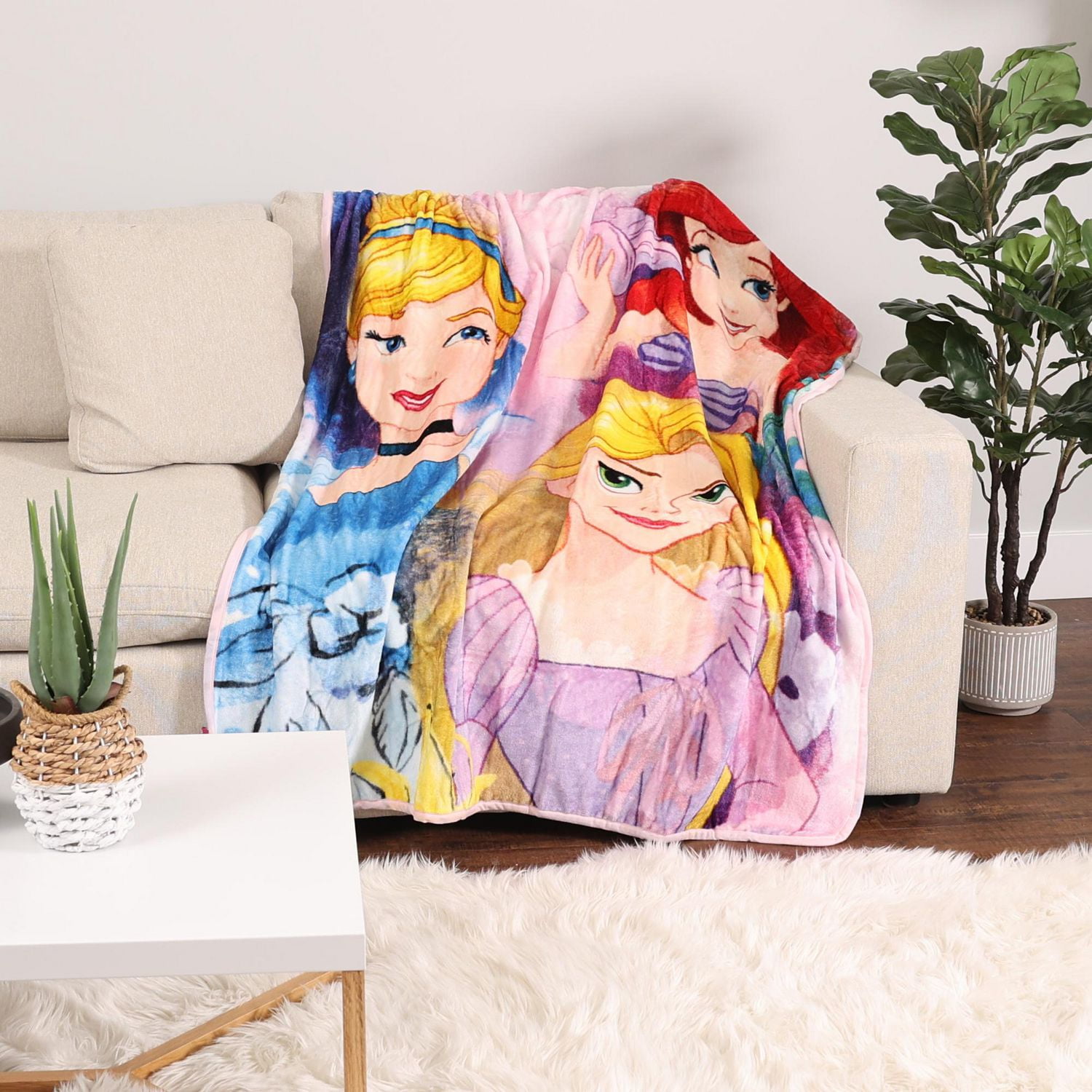 Disney Princes Super Plush Throw 1 throw 48 x 60 Walmart