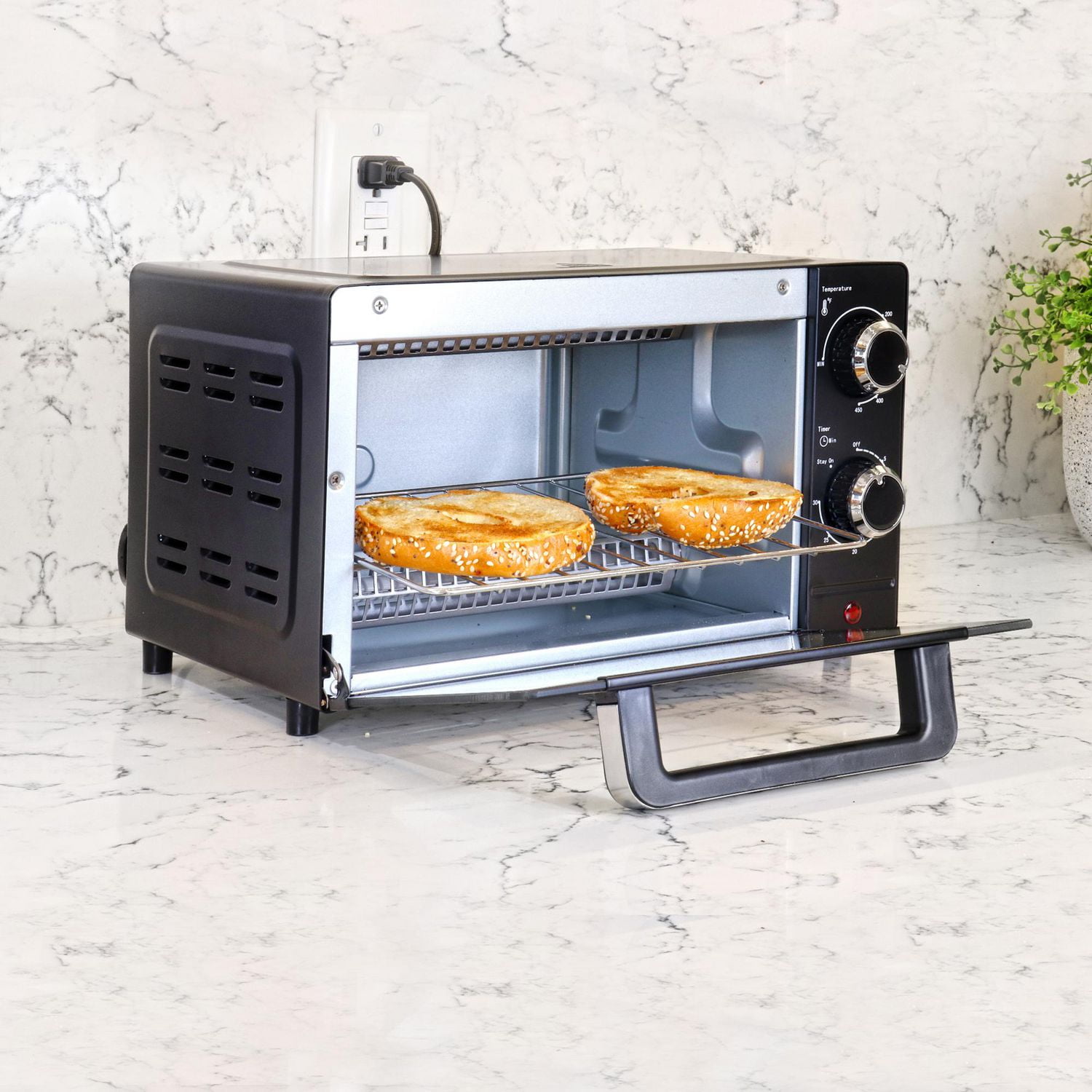 How many watts does a cheap toaster oven use