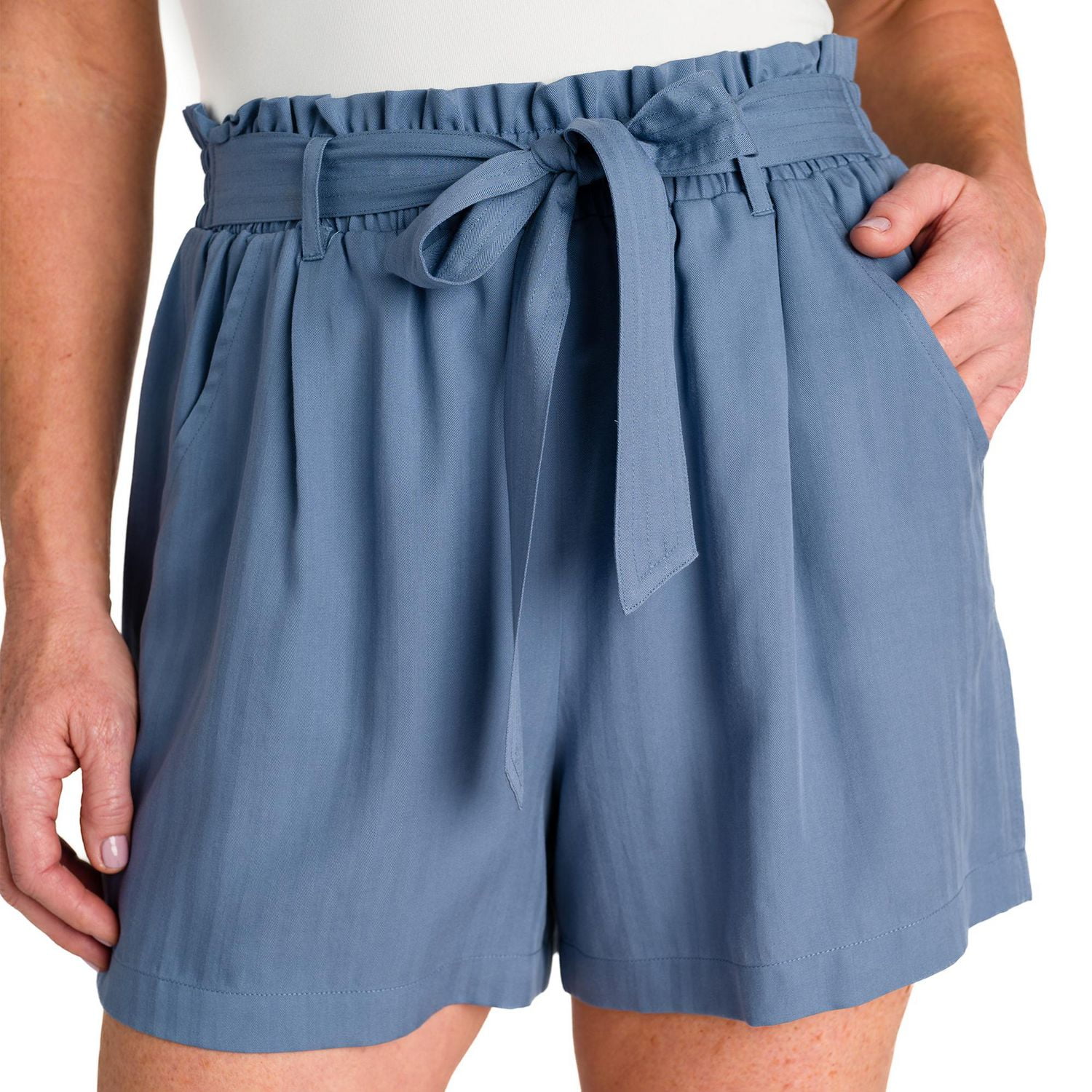 IVY Women's Tie-Belt Short